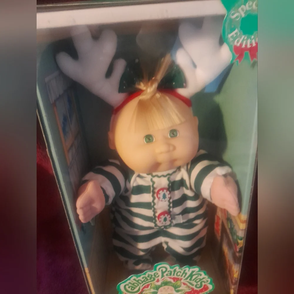 New Vintage 1998 Special Edition Cabbage Patch Hoilday Baby NIB
